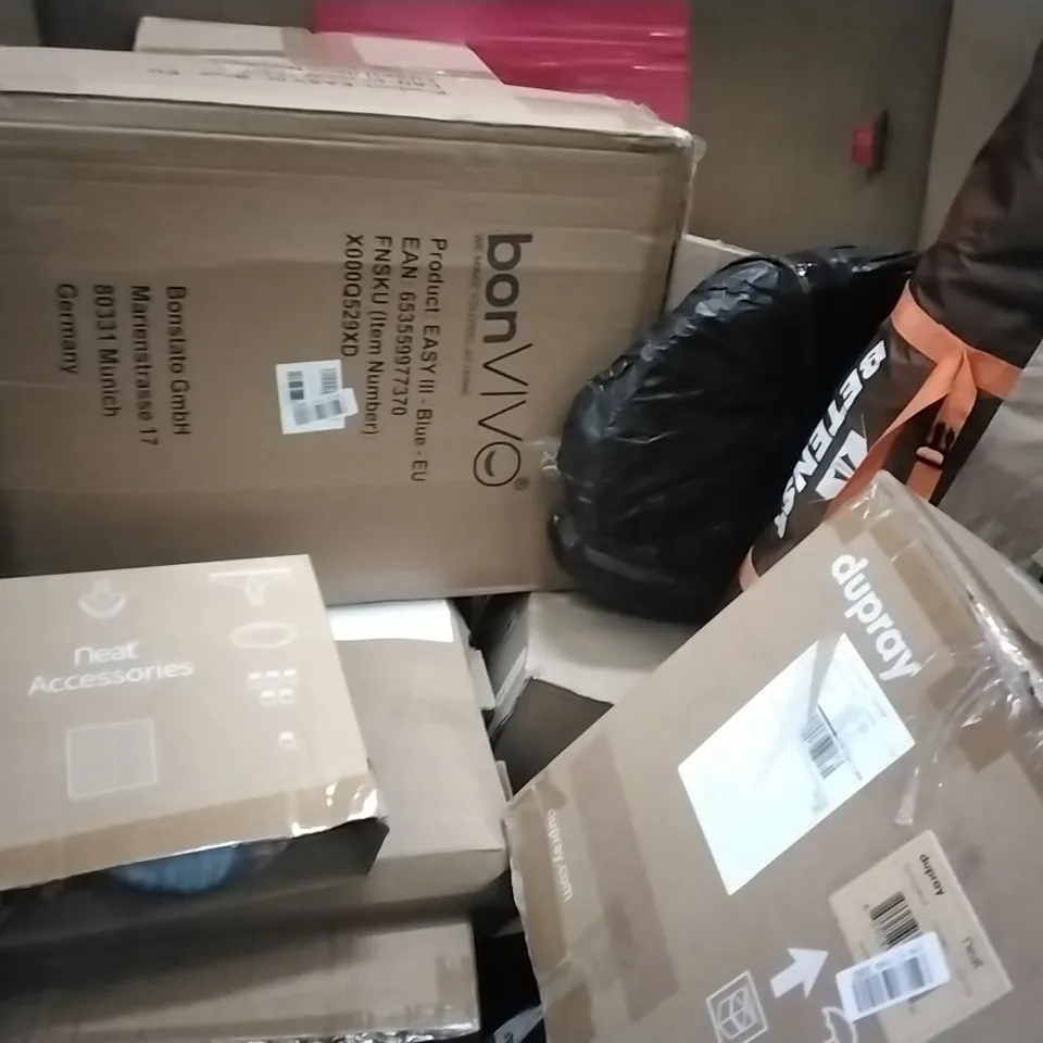 PALLET OF HOUSEHOLD ITEMS TO INCLUDE STEAM CLEANERS, POP UP TENTS AND MIRRORS ECT 