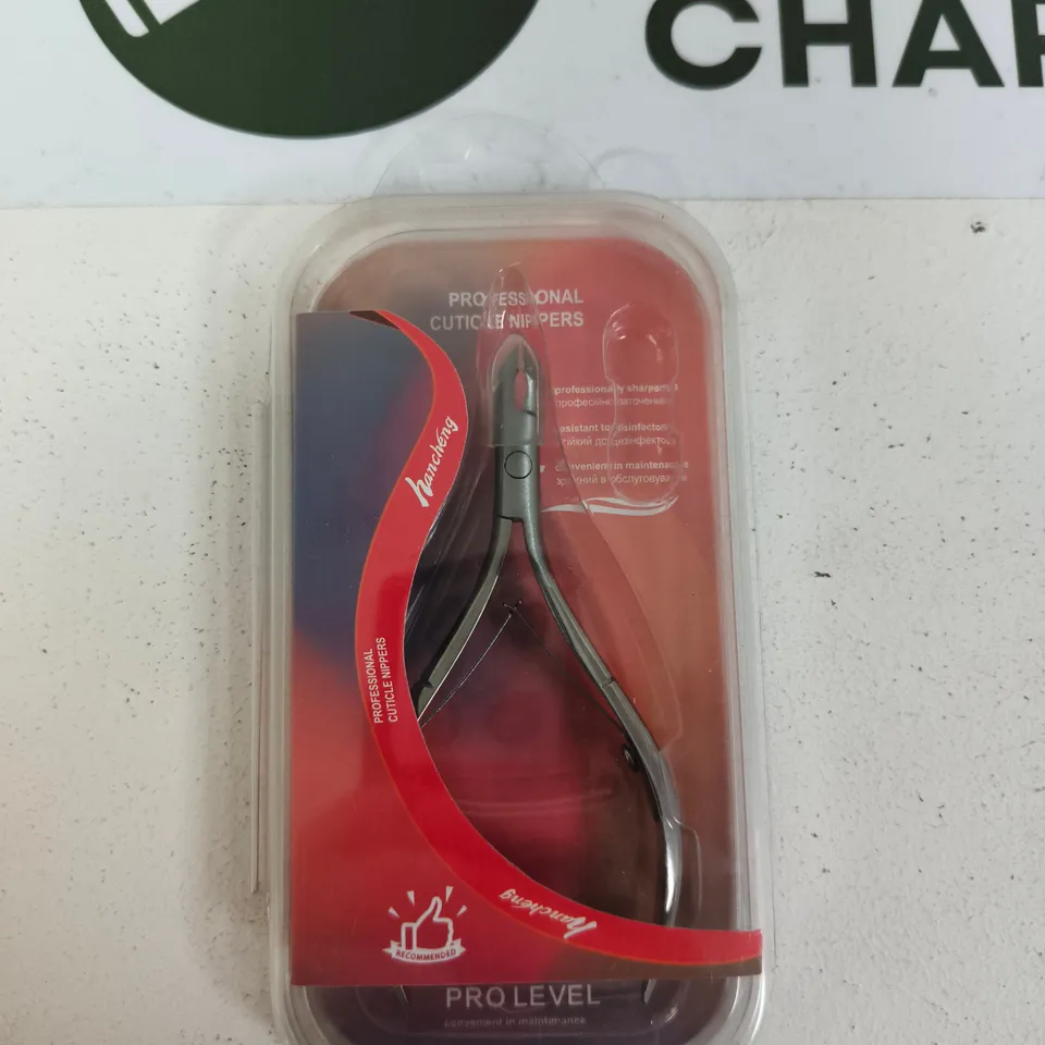TOTE OF APPROXIMATELY 12 ASSORTED COSMETICS TO INCLUDE: CUTICLE NIPPERS