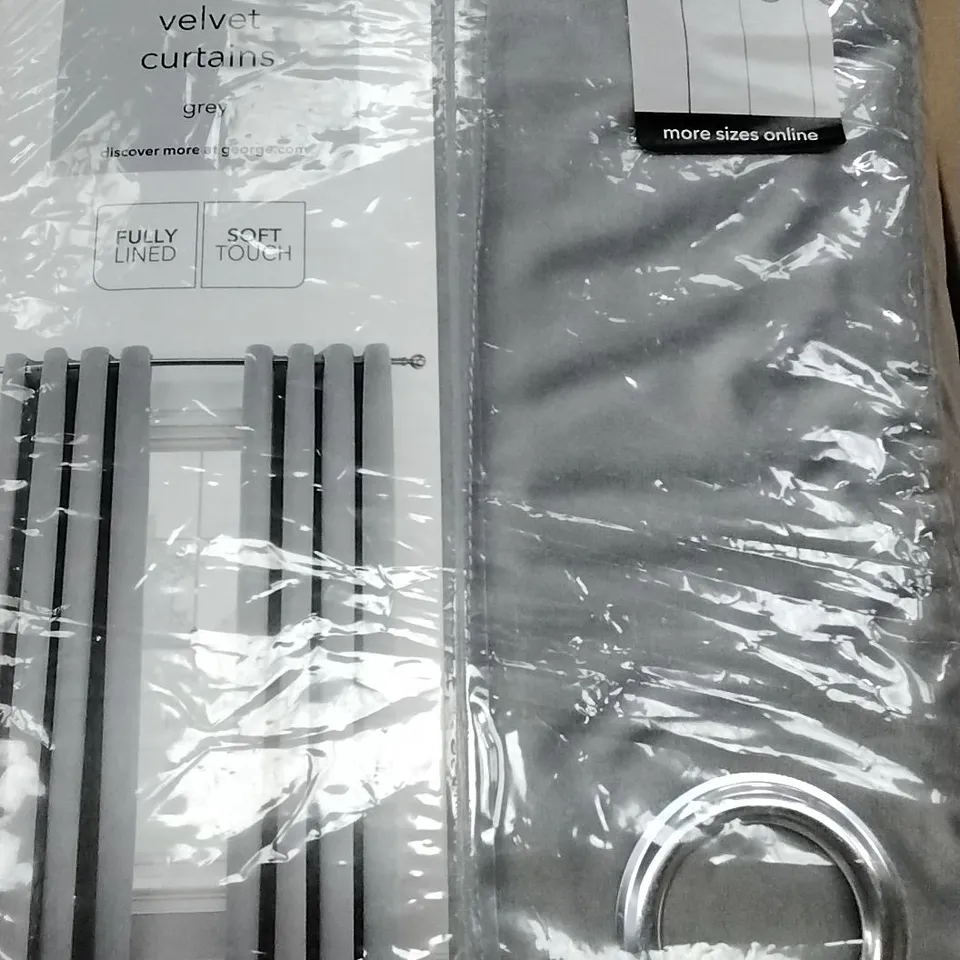 BOX OF 4 BRAND NEW EYELET VELVET CURTAINS GREY 168 X 228CM