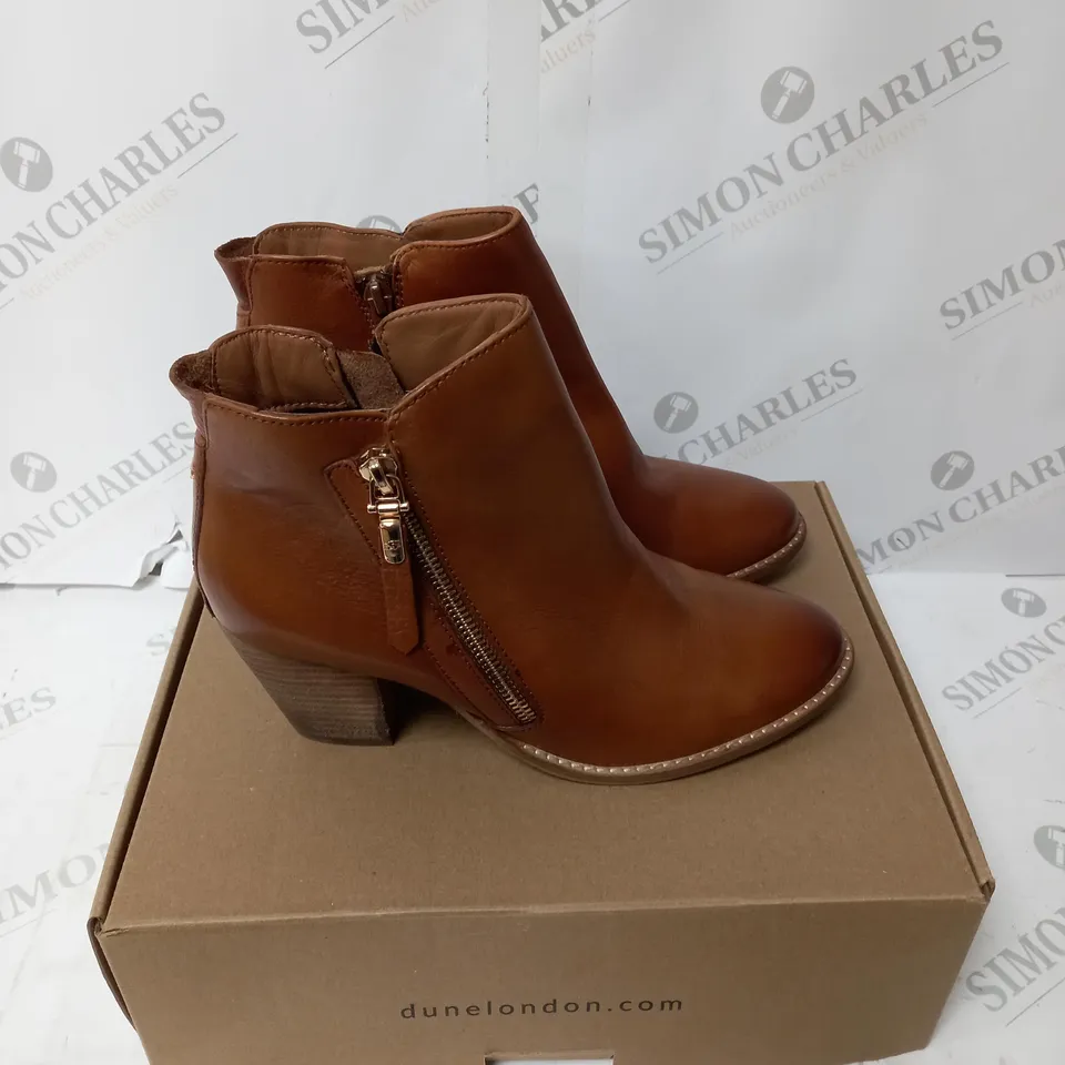 BOXED DUNE PAICE ZIP UP ANKLE BOOT - TAN - SIZE 6