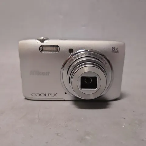 NIKON 8X COOLPIX DIGITAL CAMERA