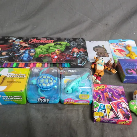 APPROXIMATELY 10 ASSORTED TOYS & GAMES PRODUCTS TO INCLUDE COLOURING PAD, ROBO ALIVE AND UNO CARDS