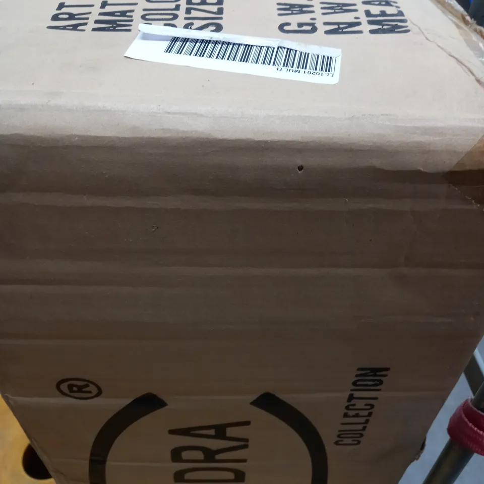 ASSORTMENT OF 3 FASHION ITEMS TO INCLUDE BOXES OF MULTIPLE READING GLASSES AND A BOX OF APPROXIMATELY 10 PAIRS OF CASANDRA FOOTWEAR IN VARIOUS STYLES AND SIZES - COLLECTION ONLY