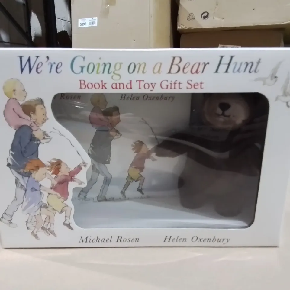 LOT OF 6 BRAND NEW WERE GOING ON A BEAR HUNT BOOK AND TOY SETS