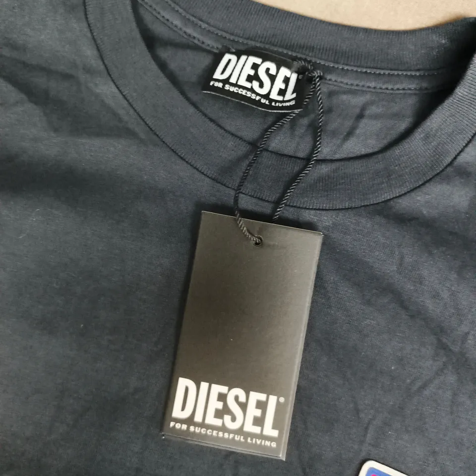 DIESEL T-JUST 16 T-SHIRT IN NAVY - MEDIUM