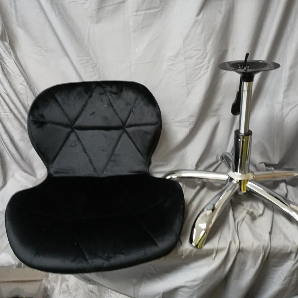 BOXED BLACK UPHOLSTERED WHEELED OFFICE CHAIR WITH CHROME FIVE-STAR BASE