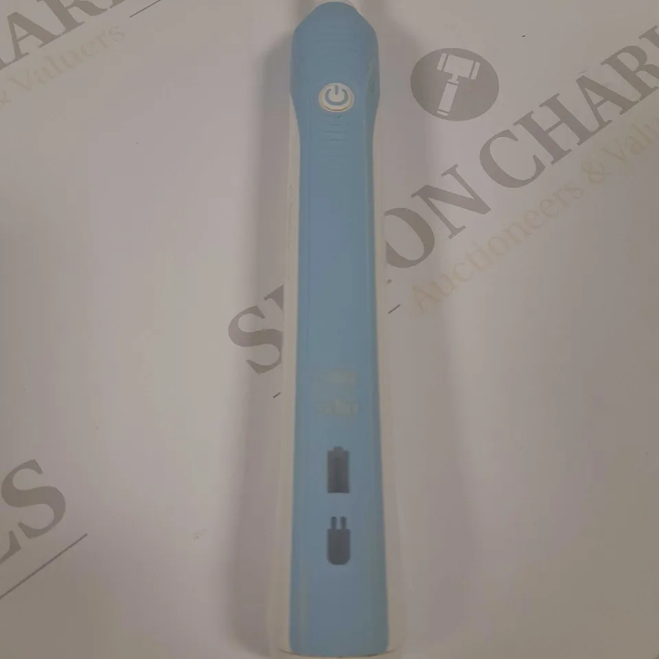 ORAL B PRO 600 ELECTRIC TOOTHBRUSH
