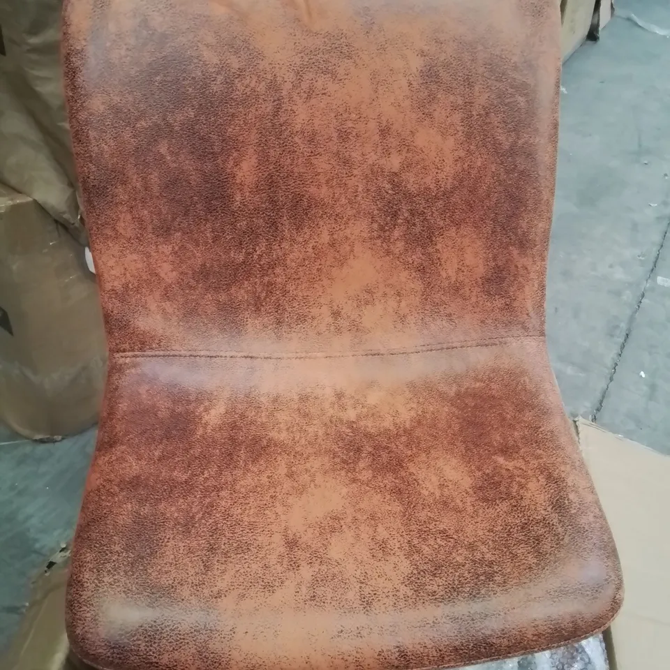 A BOXED PAIR OF LEATHER LOOK FABRIC UPHOLSTERED BAR STOOLS 