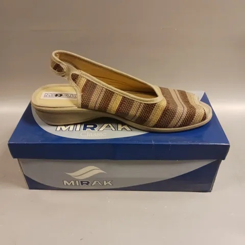 BOXED PAIR OF MIRAK CLASSIC CARLA OPEN TOE SHOES IN BROWN - 7.5