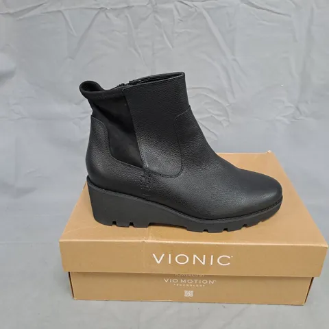 VIONIC WOMEN'S BLACK LEATHER ANKLE BOOTS – CHELSEA-STYLE WITH WEDGE SOLE, SIZE 6