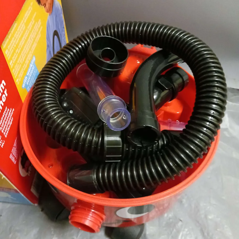 CASDON HENRY KIDS VACUUM CLEANER TOY