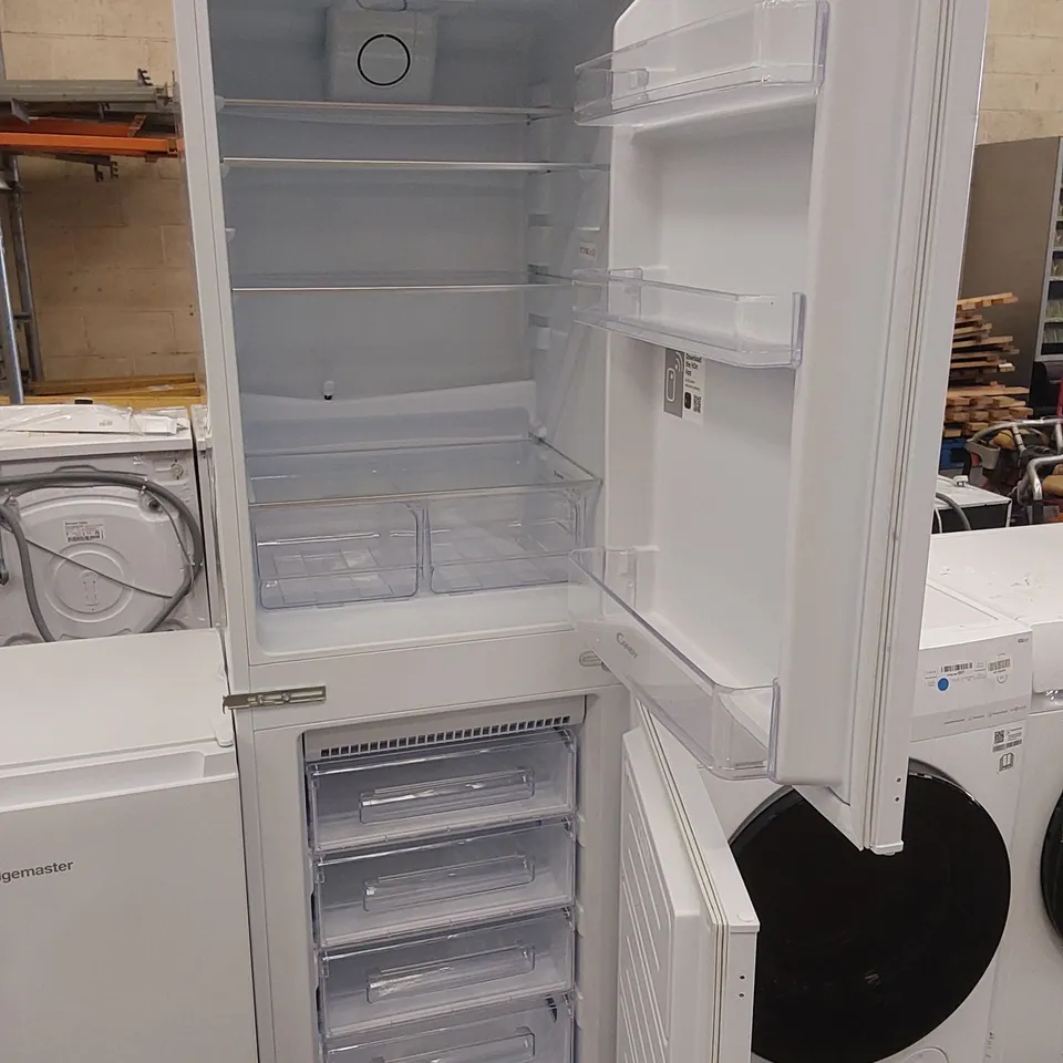 HOOVER HOB50N518EVK FROST-FREE INTEGRATED 50/50 FRIDGE FREEZER - WHITE