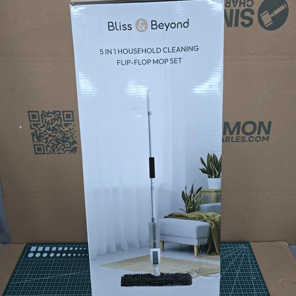 BLISS & BEYOND 5 IN 1 HOUSEHOLD CLEANING FLIP-FLOP MOP SET – BOXED
