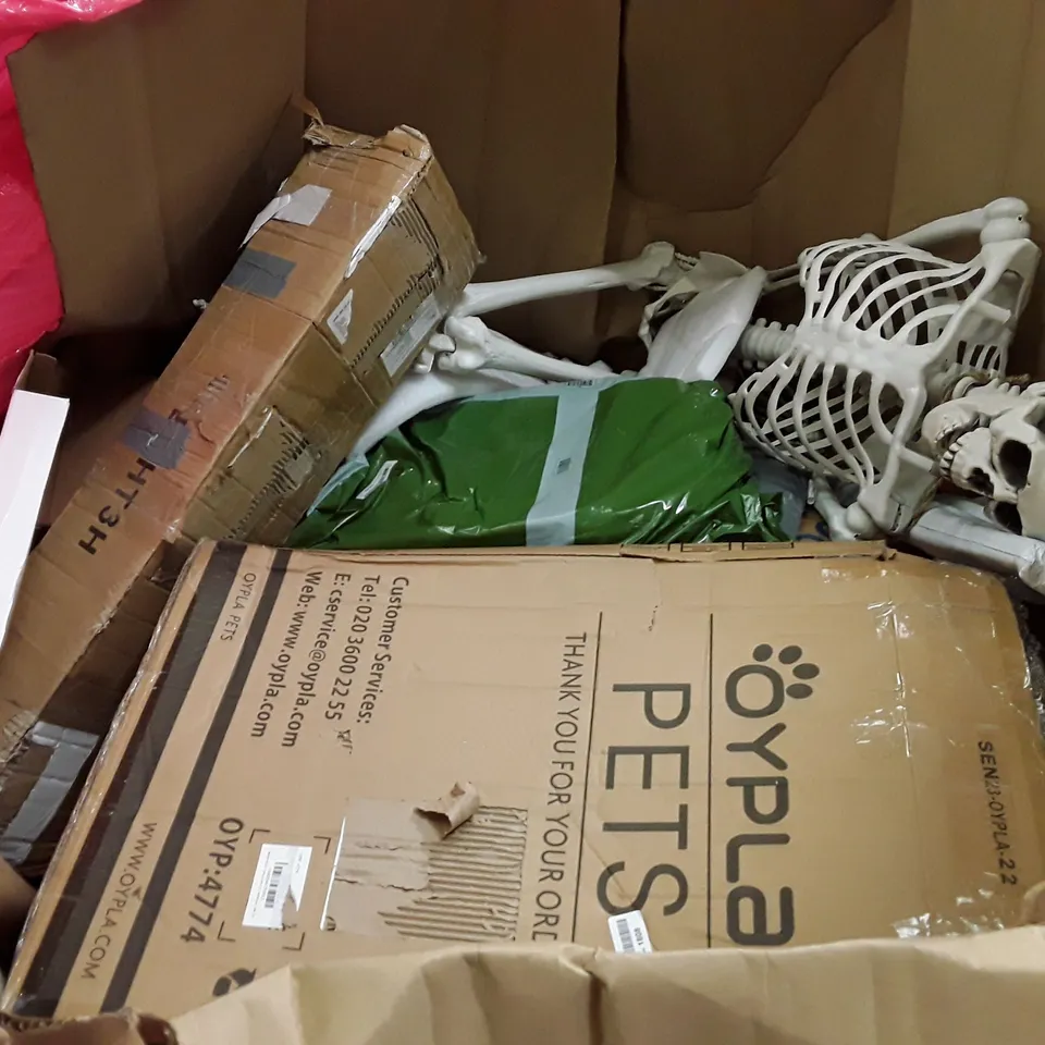PALLET OF ASSORTED PRODUCTS INCLUDING BATH FAUCET, TOILET SEAT, PLAYPEN, PREMIUM RAISED AIR BED, PET BED
