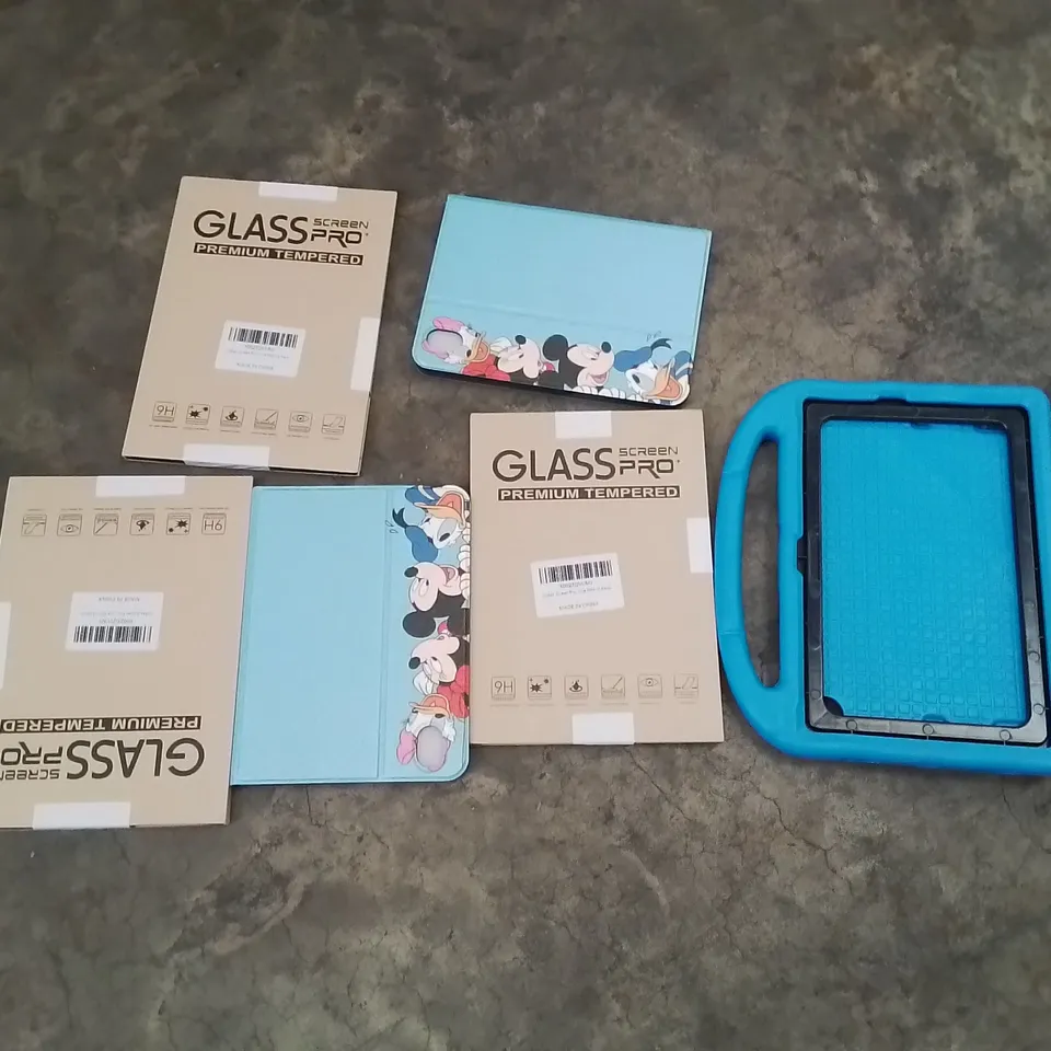 PALLET TO CONTAIN A LARGE ASSORTMENT OF TABLET CASES AND SIMILAR PRODUCTS
