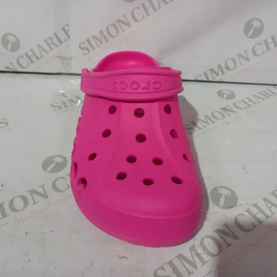 PAIR OF CROCS CLOGS IN PINK UK SIZE M5/W6