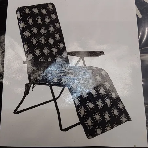 BRAND NEW BAGGED SET OF 2 MULTI-POSITION GARDEN RELAXER CHAIRS - BOLD STAR