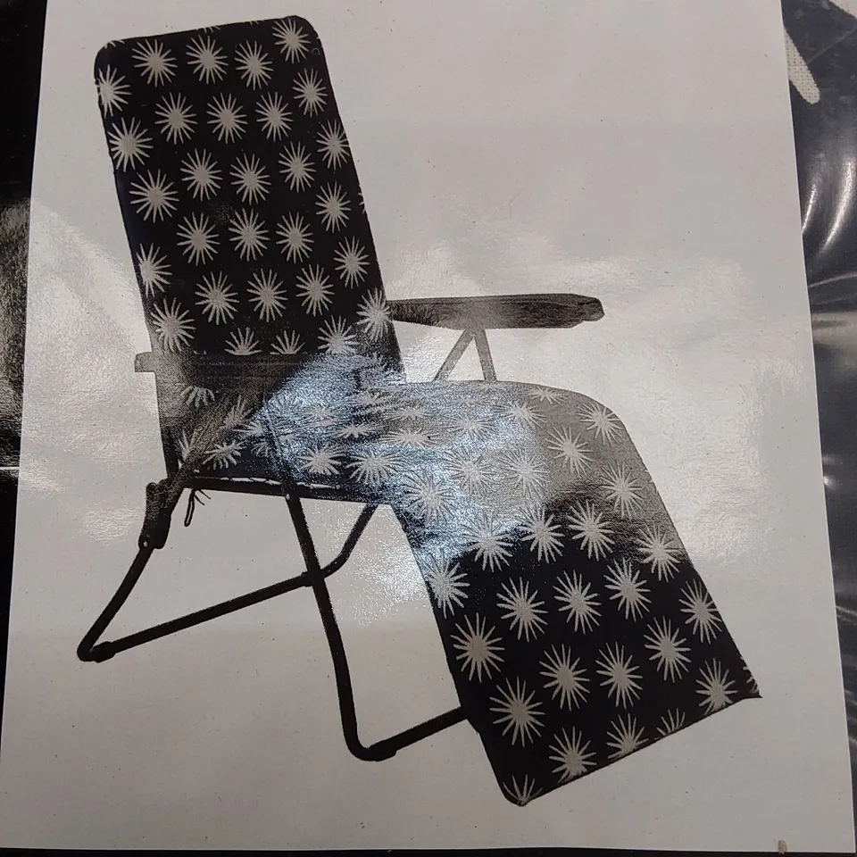BRAND NEW BAGGED SET OF 2 MULTI-POSITION GARDEN RELAXER CHAIRS - BOLD STAR