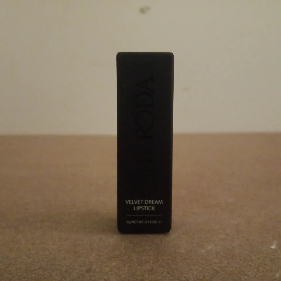 MERODA VELVET DREAM LIPSTICK - LUSCIOUS RED