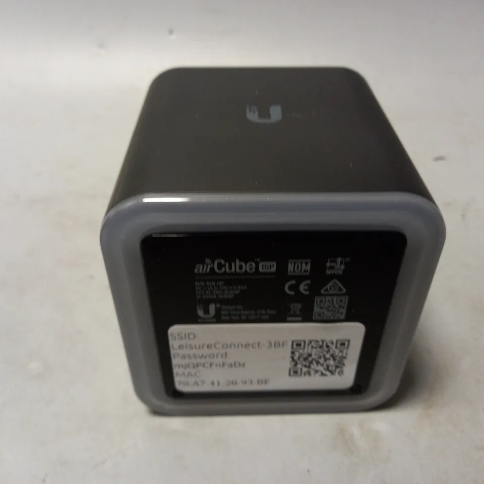 BOXED UBIQUITI NETWORKS AIRCUBE 300MBITS POWER OVER ETHERNET (POE) BLACK WLAN ACCESS POINT