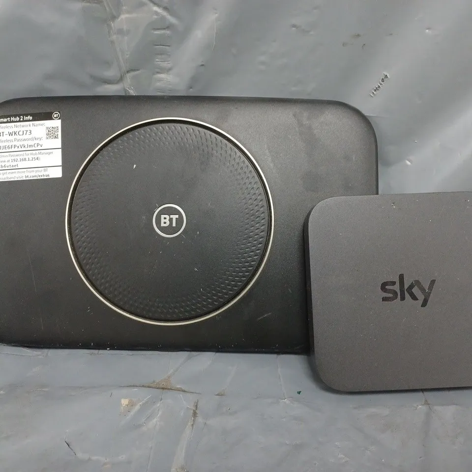 APPROXIMATELY 10 ASSORTED ELECTRICAL ITEMS TO INCLUDE BT WI-FI ROUTER, SKY STREAMING BOX, ETC