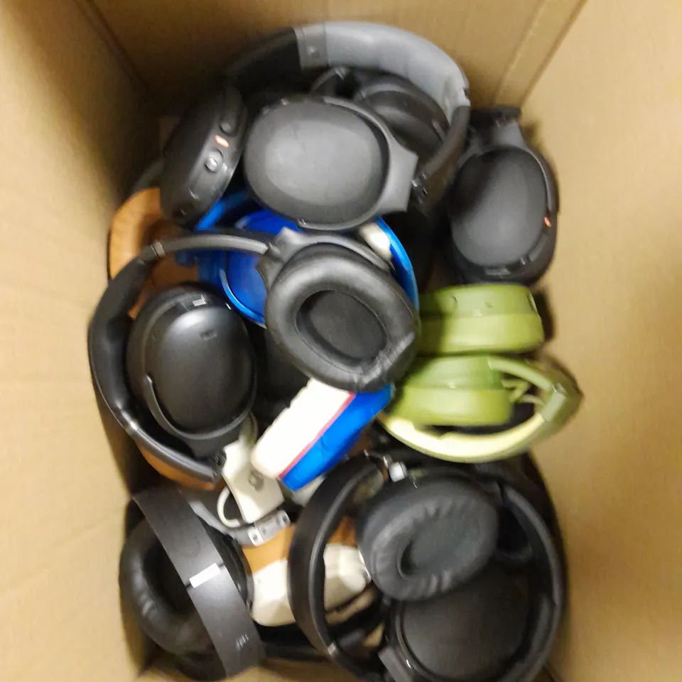 APPROXIMATELY 15 ASSORTED UNBOXED SKULL CANDY OVERHEAD EARPHONES 