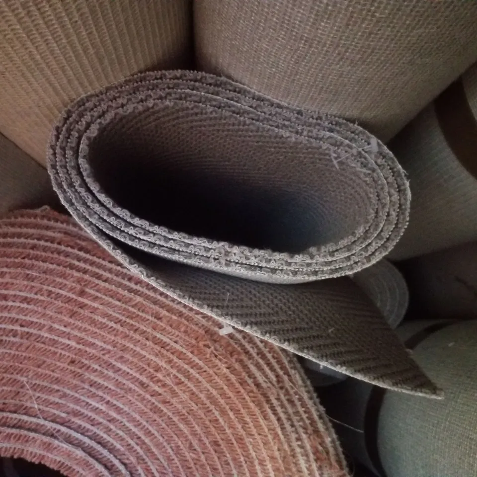 ROLL OF QUALITY GATSBY DECO SILVER CARPET - 4×1.91M