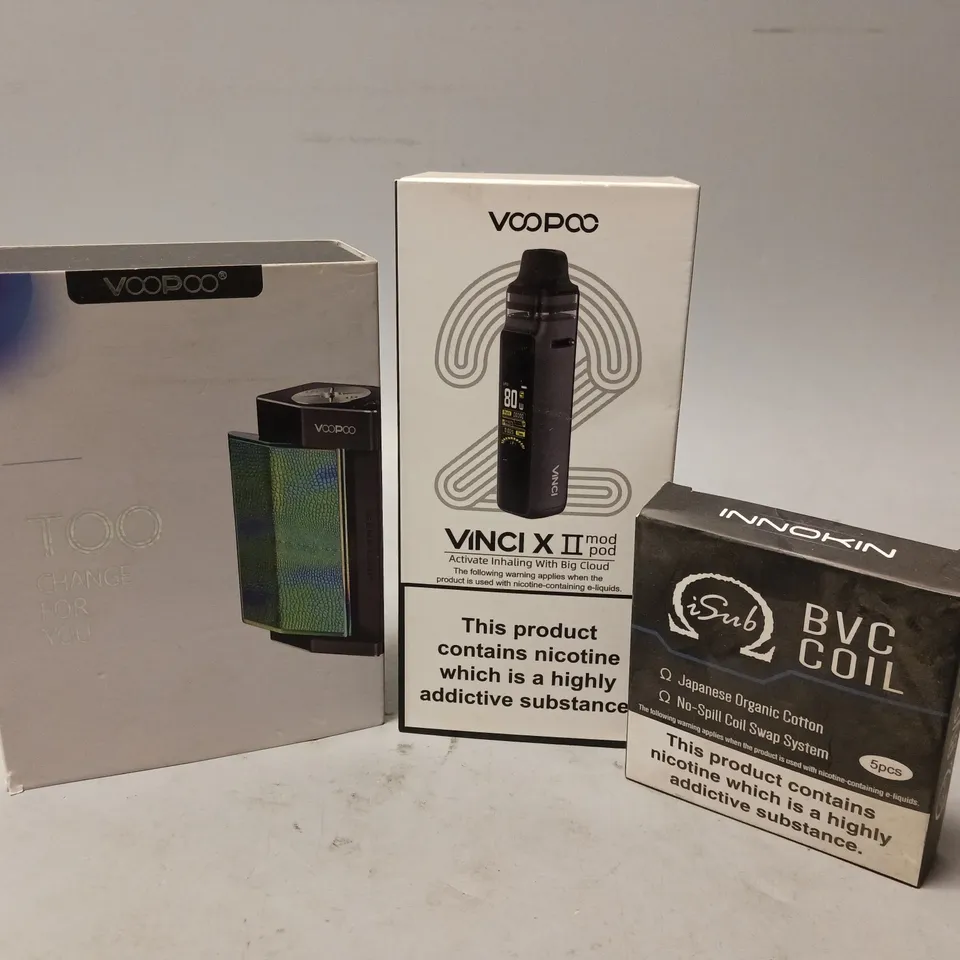 APPROXIMATELY 20 VAPES, E-CIGARETTES & ACCESSORIES TO INCLUDE VOOPOO TOO, INNOKIN BVC COIL, VOOPOO VINCI X II, ETC