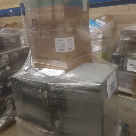 COMFEE SLIMLINE FREESTANDING DISHWASHER AND HISENSE FREESTANDING 5050 FRIDGE FREEZER WHITE