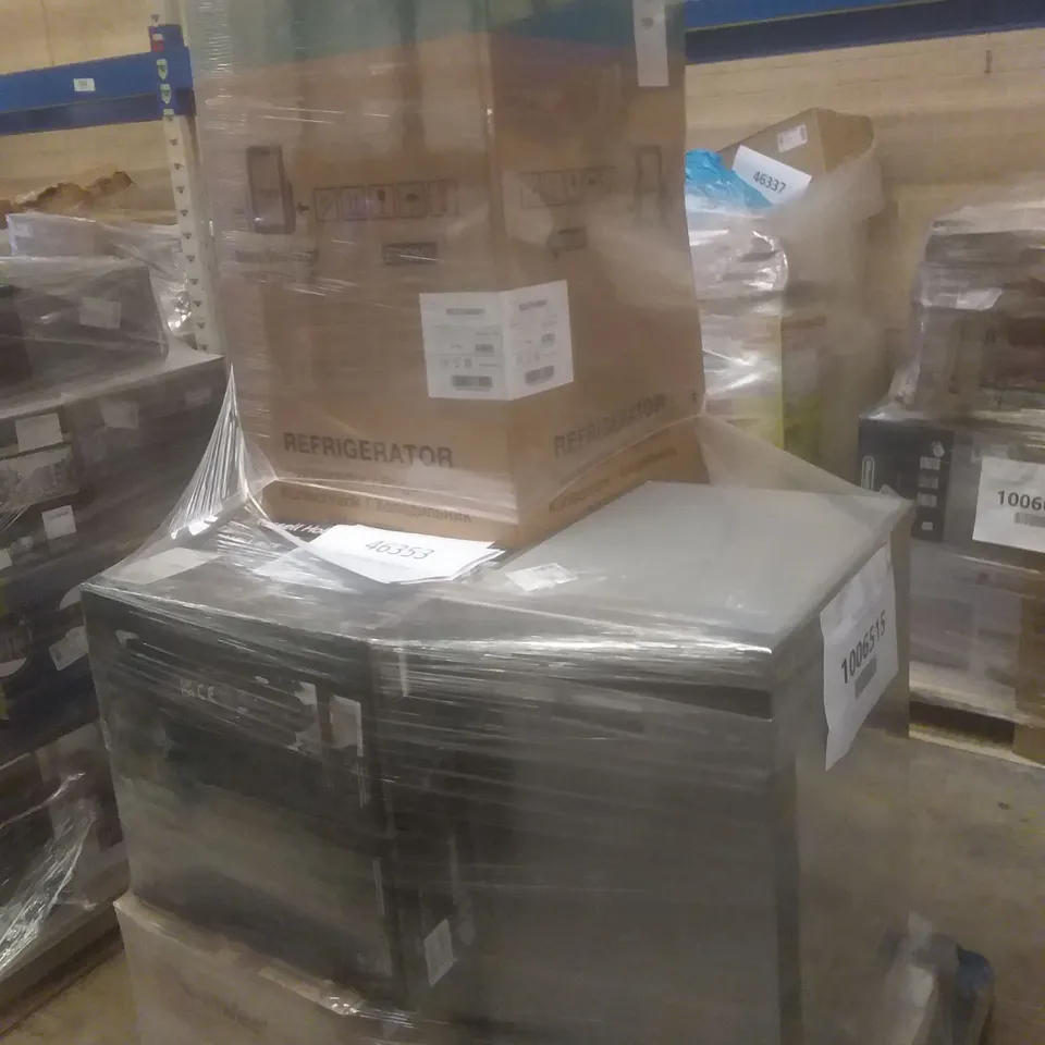 COMFEE SLIMLINE FREESTANDING DISHWASHER AND HISENSE FREESTANDING 5050 FRIDGE FREEZER WHITE