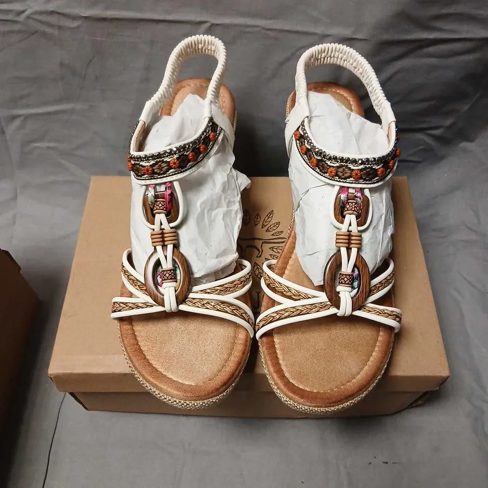 JO & JOE TRINIDAD WHITE SANDALS – UK SIZE 8