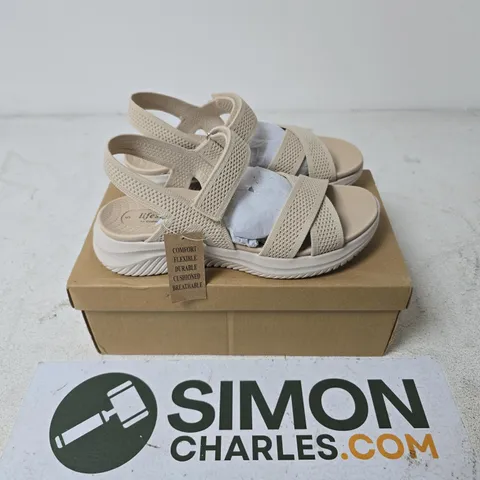 BOXED PAIR OF LIFESTYLE BY CUSHION-WALK STEPH SHOES IN BEIGE - UK 5