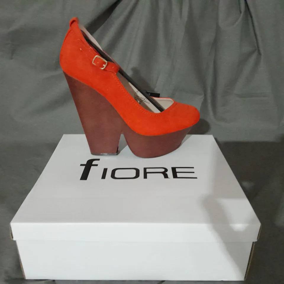 APPROXIMATELY 8 BOXED PAIRS OF FIORE WEDGE PLATFORM SHOES SIZE 6