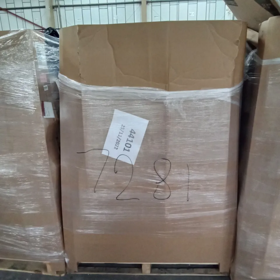 PALLET OF ASSORTED ITEMS INCLUDING FABIAN CLARKE PHOTO FRAMES, AOFUNNY GARDEN CHAIRS, HALLOWEEN WREATH, 3 LEGGED STOOL, CASA CHIC PHOTO FRAMES, BONSEN KITCHEN AIR FRYER 