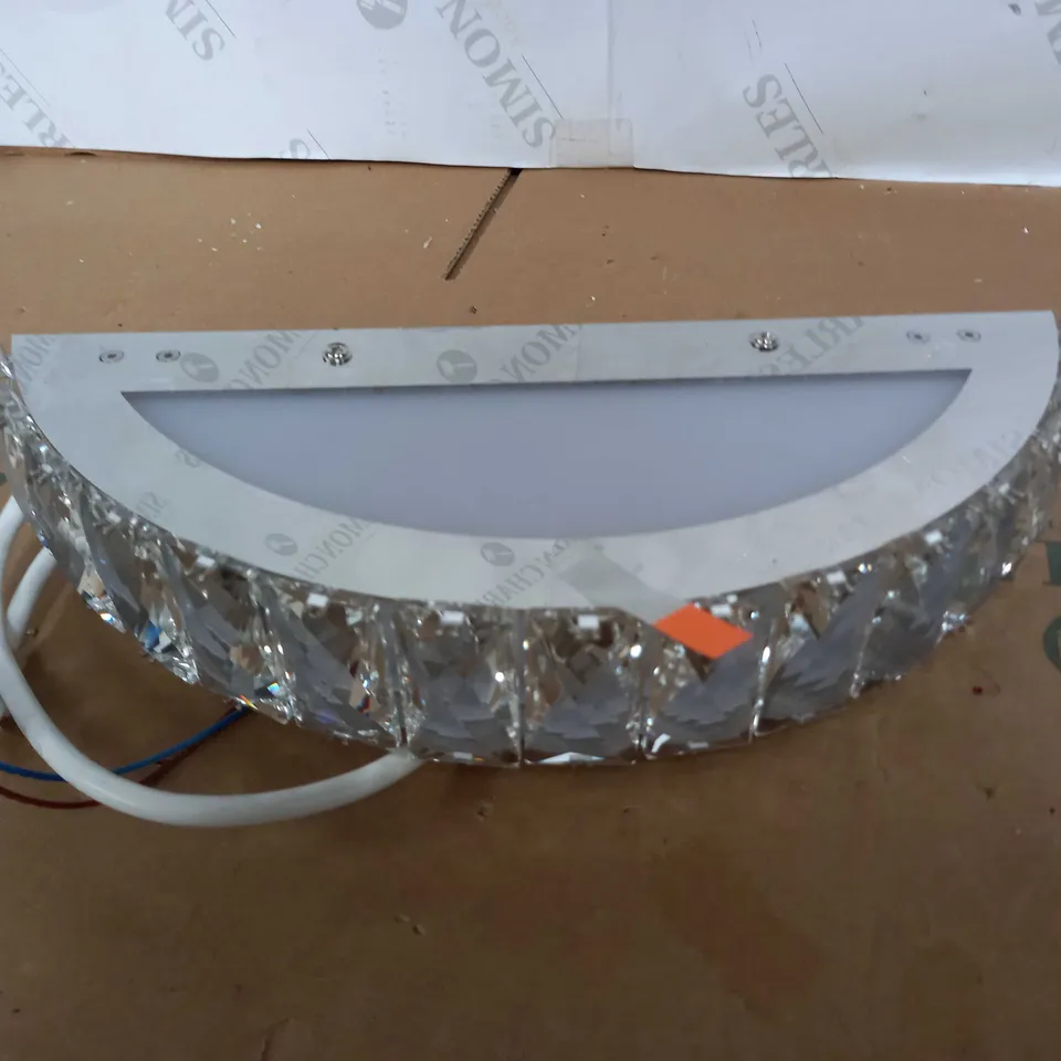 DECORATIVE DIFFUSED CRYSTAL STYLE WALL LIGHT