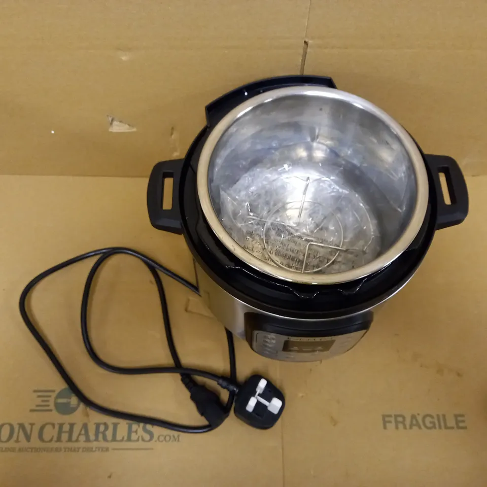 INSTANT POT DUO MINI PRESSURE COOKER