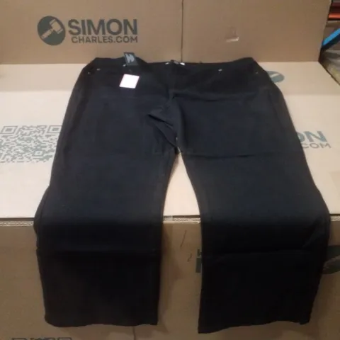 BOX CONTAINING APPROXIMATELY 12 BRAND NEW JULIPA BLACK BOOTCUT JEANS - SIZE 24 