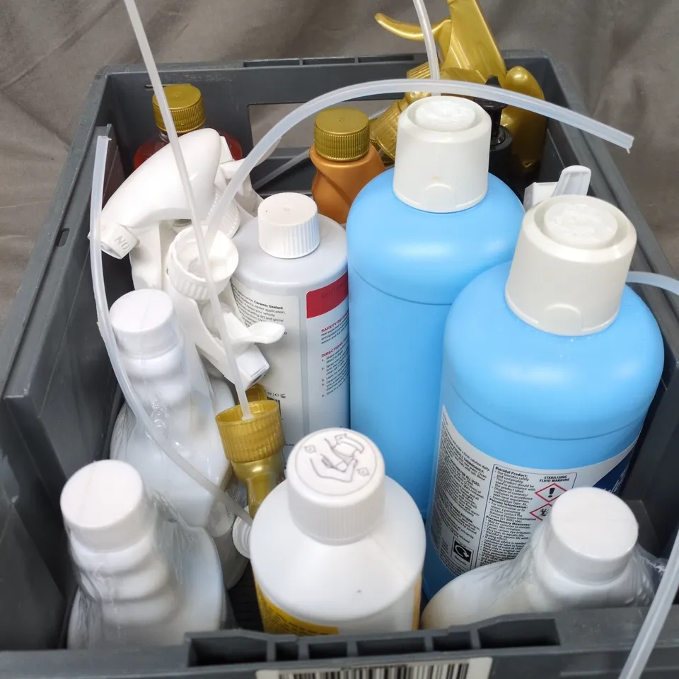 APPROXIMATELY 15 ASSORTED HOUSEHOLD LIQUIDS INCLUDING MULTI PURPOSE CLEANER , ECOVER STAIN REMOVER AND TETRA AQUASAFE 