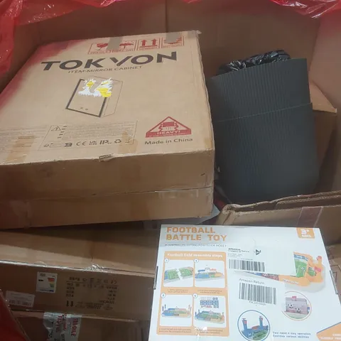 PALLET CONTAINING A LARGE QUANTITY OF ASSORTED ITEMS INCLUDING: TOKVON MIRROR CABINET, FOOTBALL BATTLE TOY, LARGE PLANTERS ECT