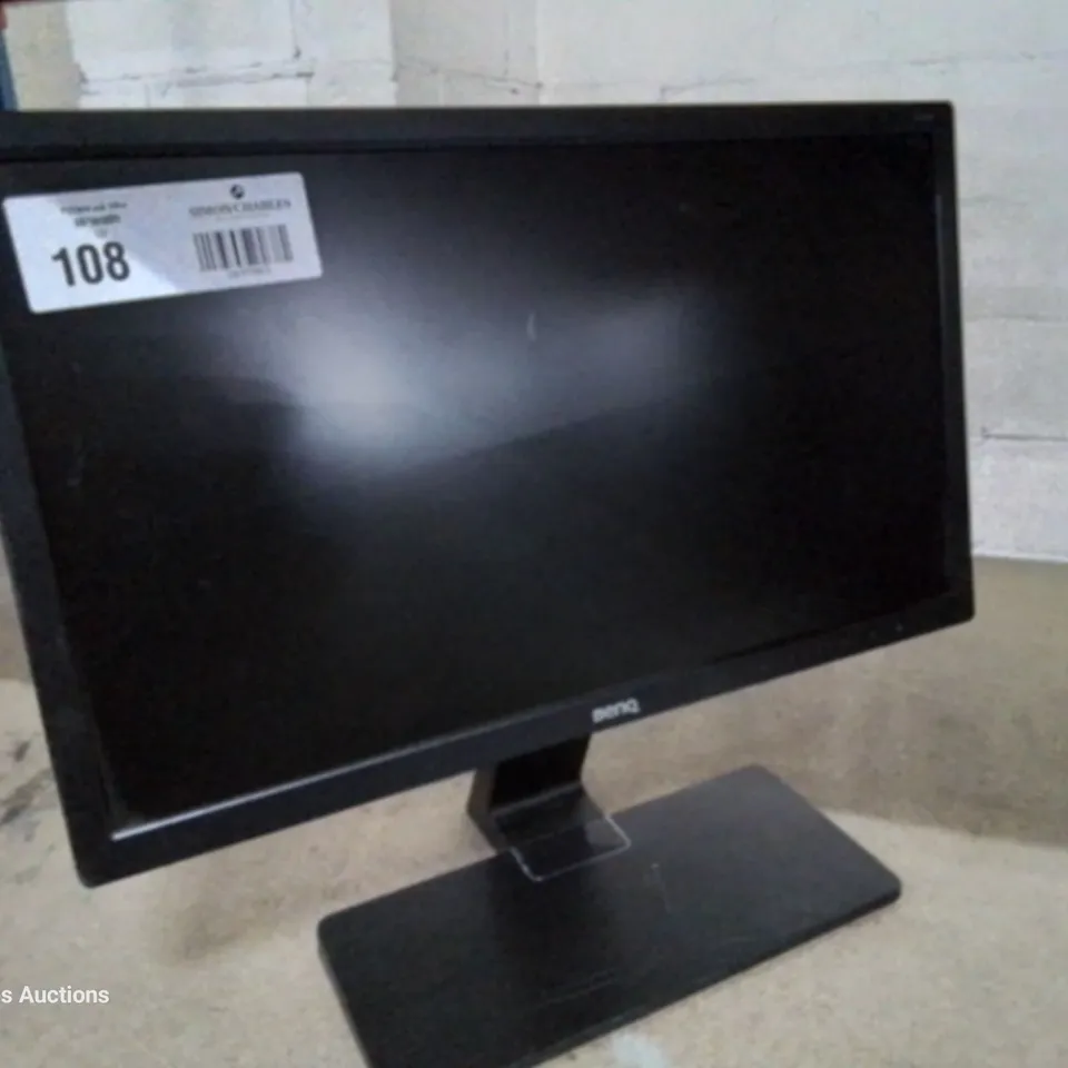 BENQ 20" LCD DESK TOP MONITOR WITH STAND Model GL2070