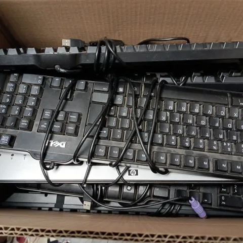 APPROXIMATELY 10 ASSORTED WIRED USB KEYBOARDS IN VARIOUS MODELS 