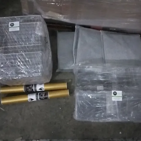 PALLET OF ASSORTED ITEMS INCLUDING M DESIGN WIRE BASKET, GLOBAL WALKABOUT SCRATCH OFF MAP, M DESIGN PLASTIC BASKETS, FOLDABLE STORAGE CUBE, MODULO