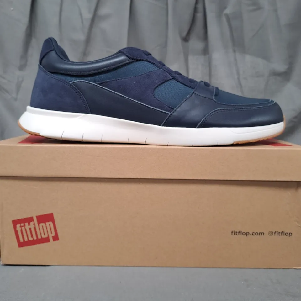 BOXED PAIR OF FITFLOP SNEAKERS IN NAVY UK SIZE 11.5