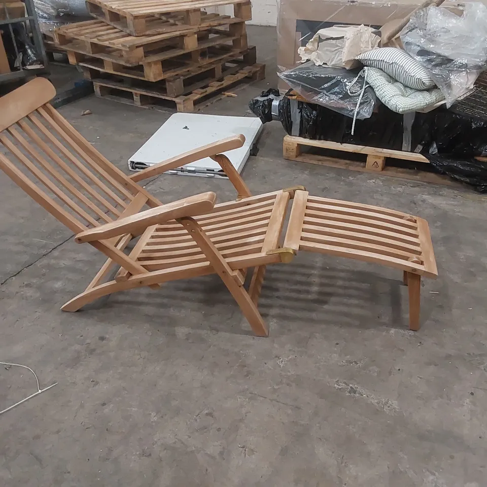 TODDINGTON TEAK STEAMER CHAIR