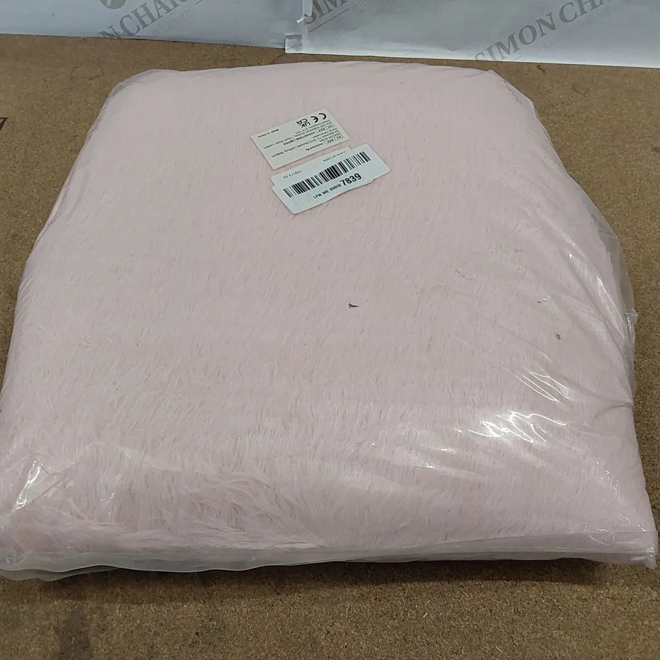 BAGGED JOYLINK CORAL RUG - SIZE UNSPECIFIED (1 ITEM)