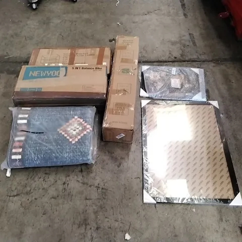 PALLET OF ASSORTED ITEMS TO INCLUDE: SHOE RACK, RUG, 5 IN 1 BALANCE BIKE, PICTURE FRAME, ARTIFICIAL CHRISTMAS TREE ECT