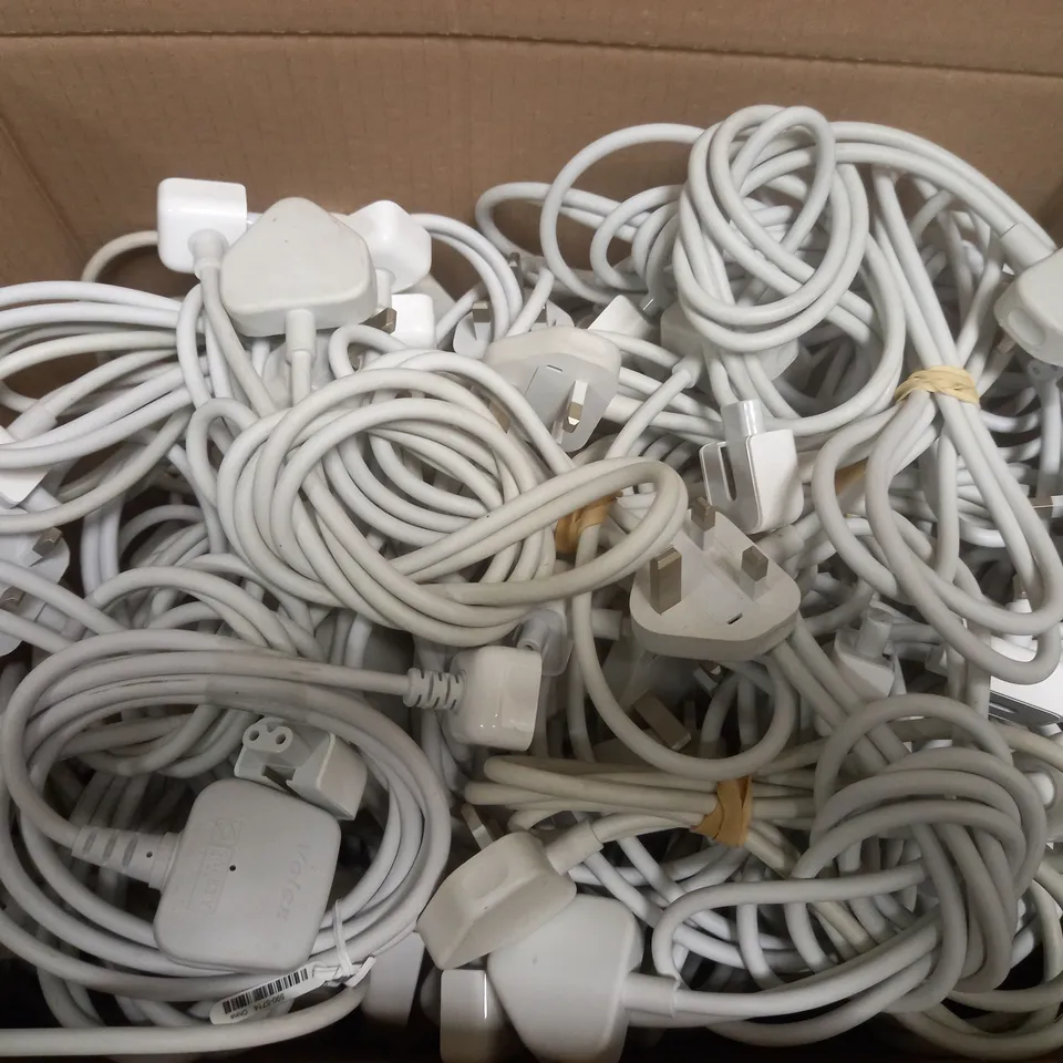 BOX OF APPROX 70 ASSORTED ORIGINAL APPLE EXTENSION CABLE PLUGS