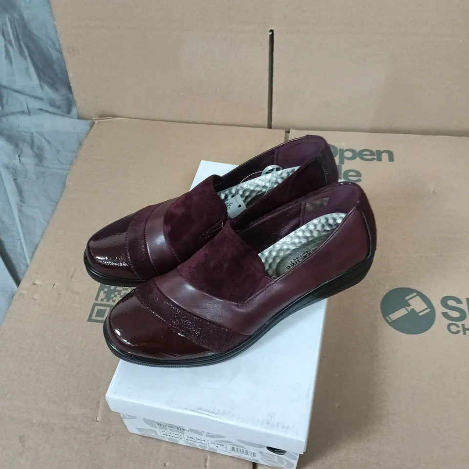 SHOE TREE COMFORT NERISSA BURGUNDY – WOMEN'S LOAFERS, UK SIZE 6