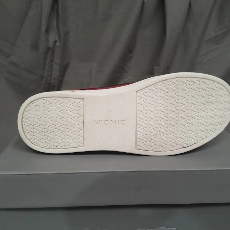 BOXED PAIR OF VIONIC ESSENCE MYLIE TRAINERS IN BURGUNDY SIZE 7 