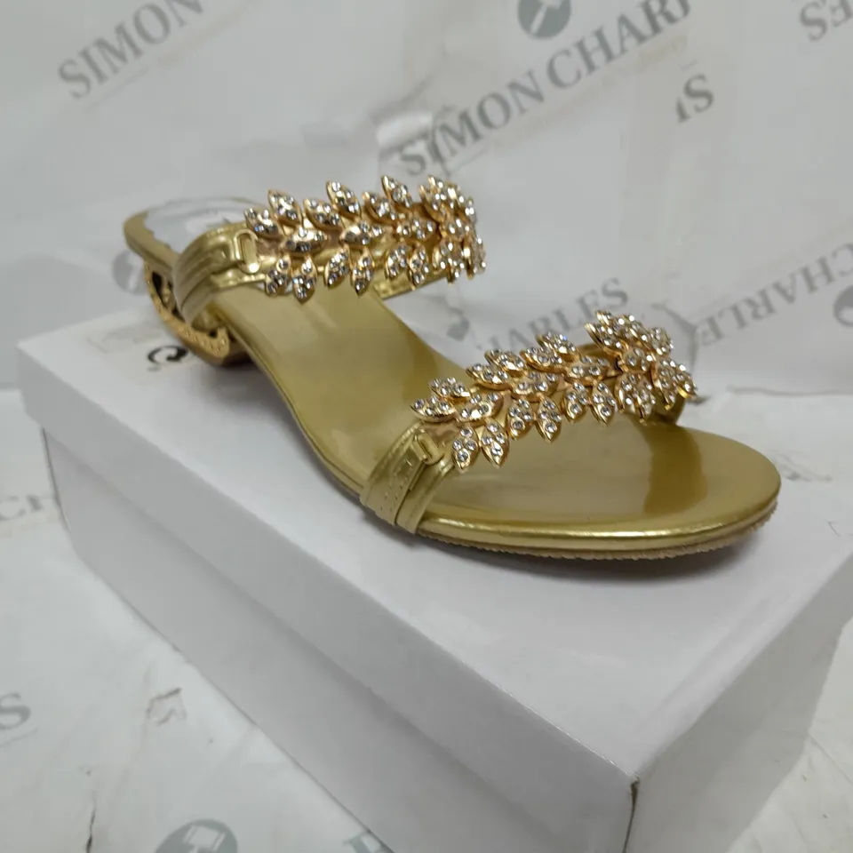 BOXED TCM GOLDEN WEDGE SANDLES